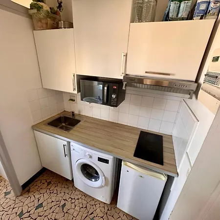 Studio Place Sainte-eugenie *